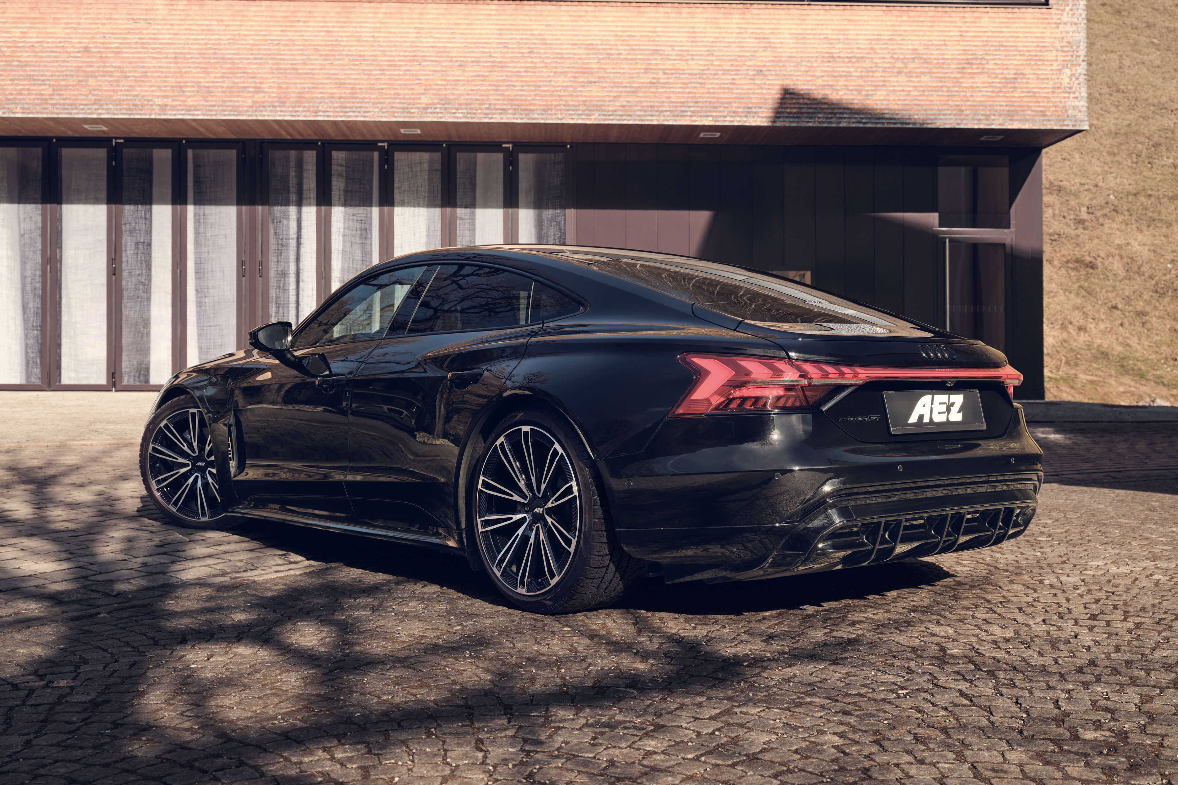 AEZ Alaska dark Audi e-Tron GT Heck Winter