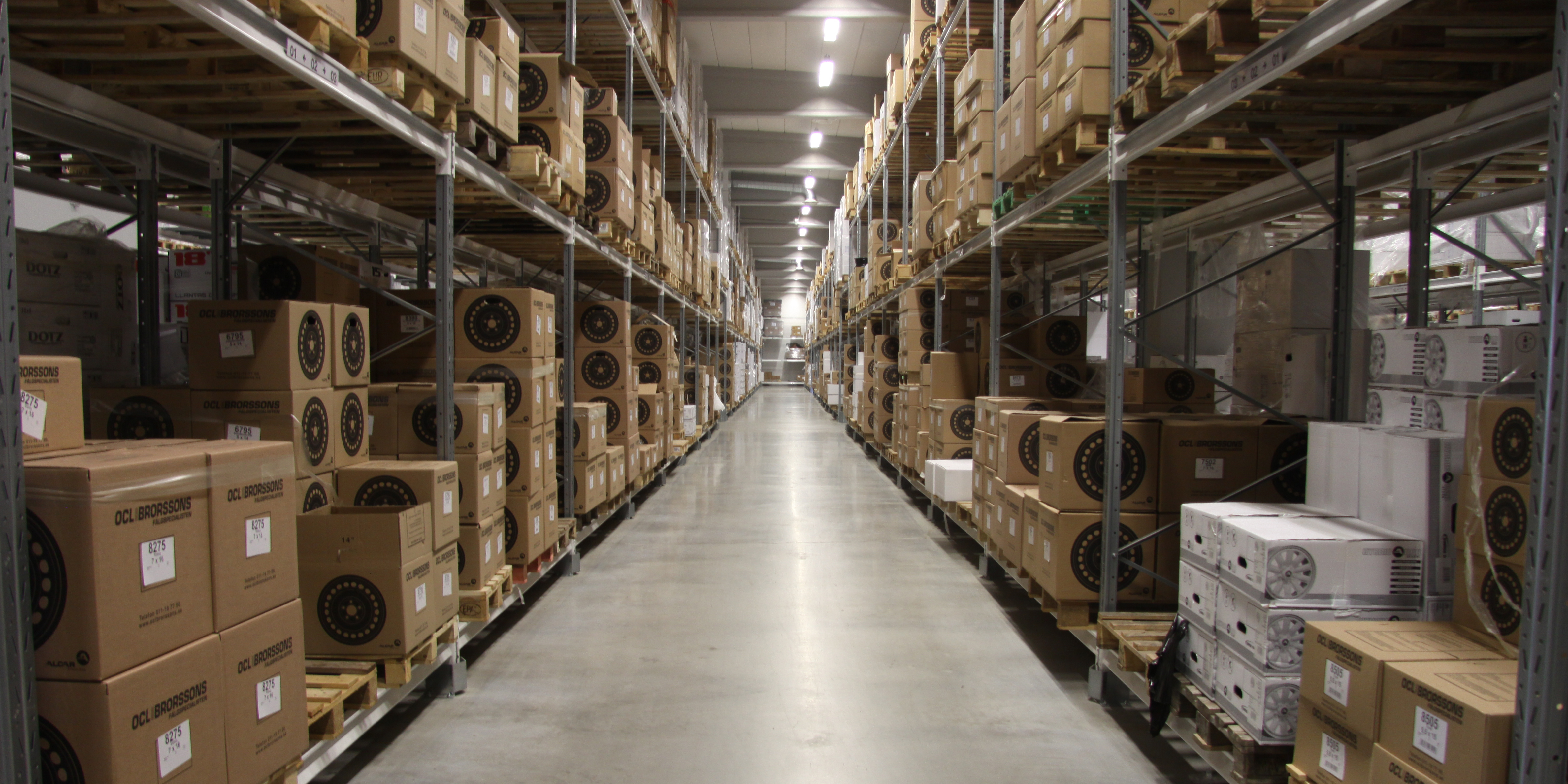 OCL Brorssons Fälgspecialisten Lager I Norrköping0047