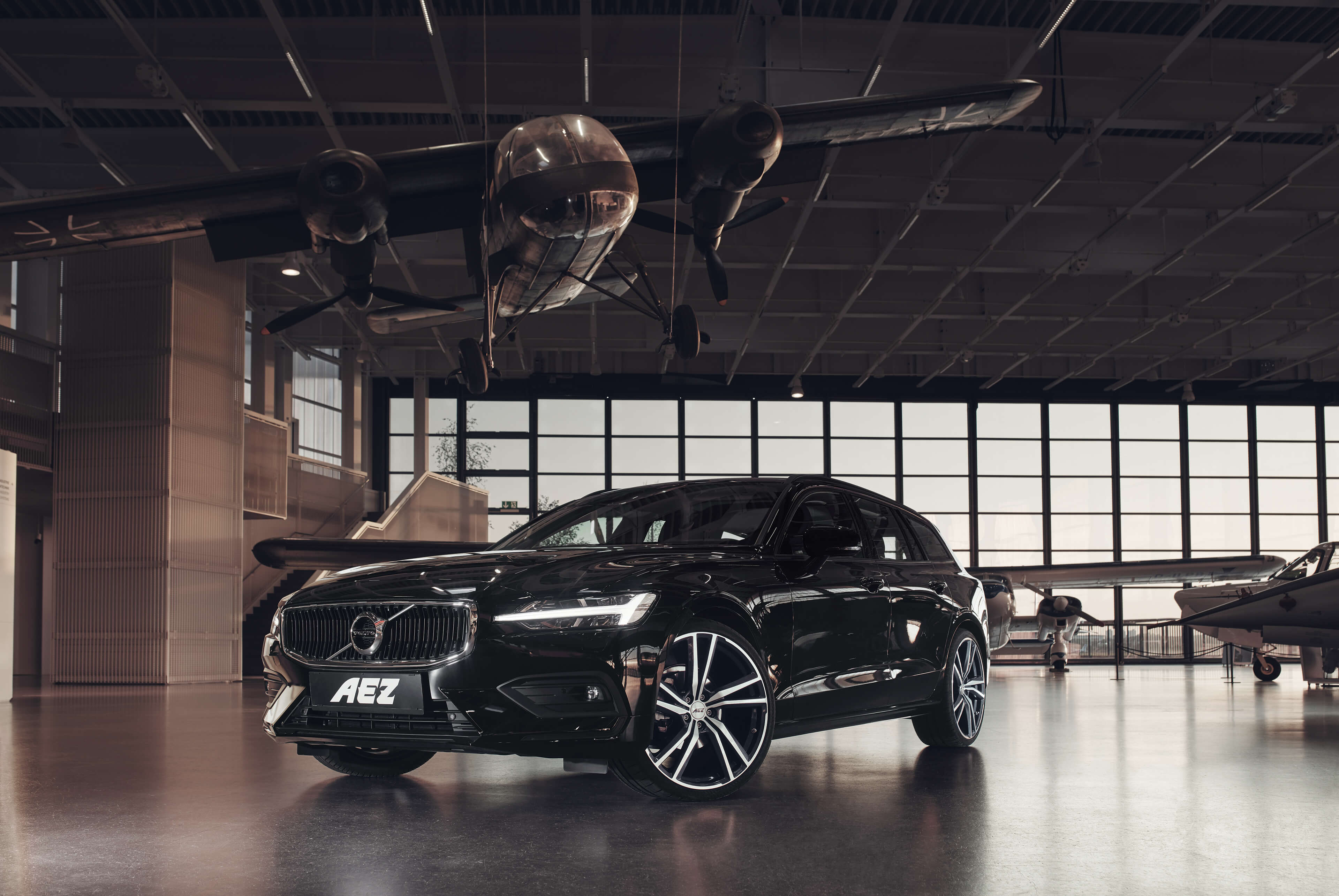 AEZ North dark on Volvo V60