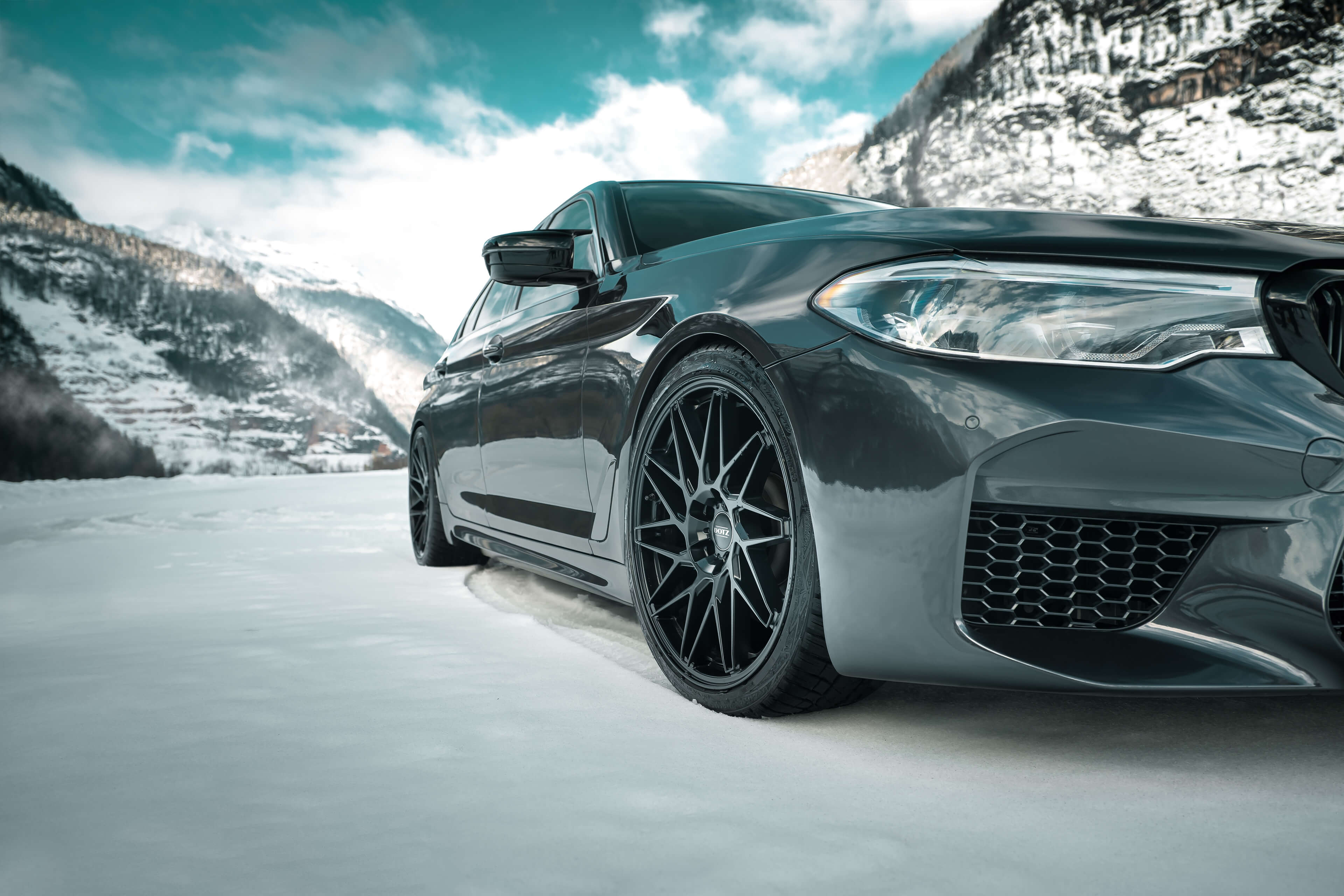 DOTZ Tanaka black BMW5 frontal