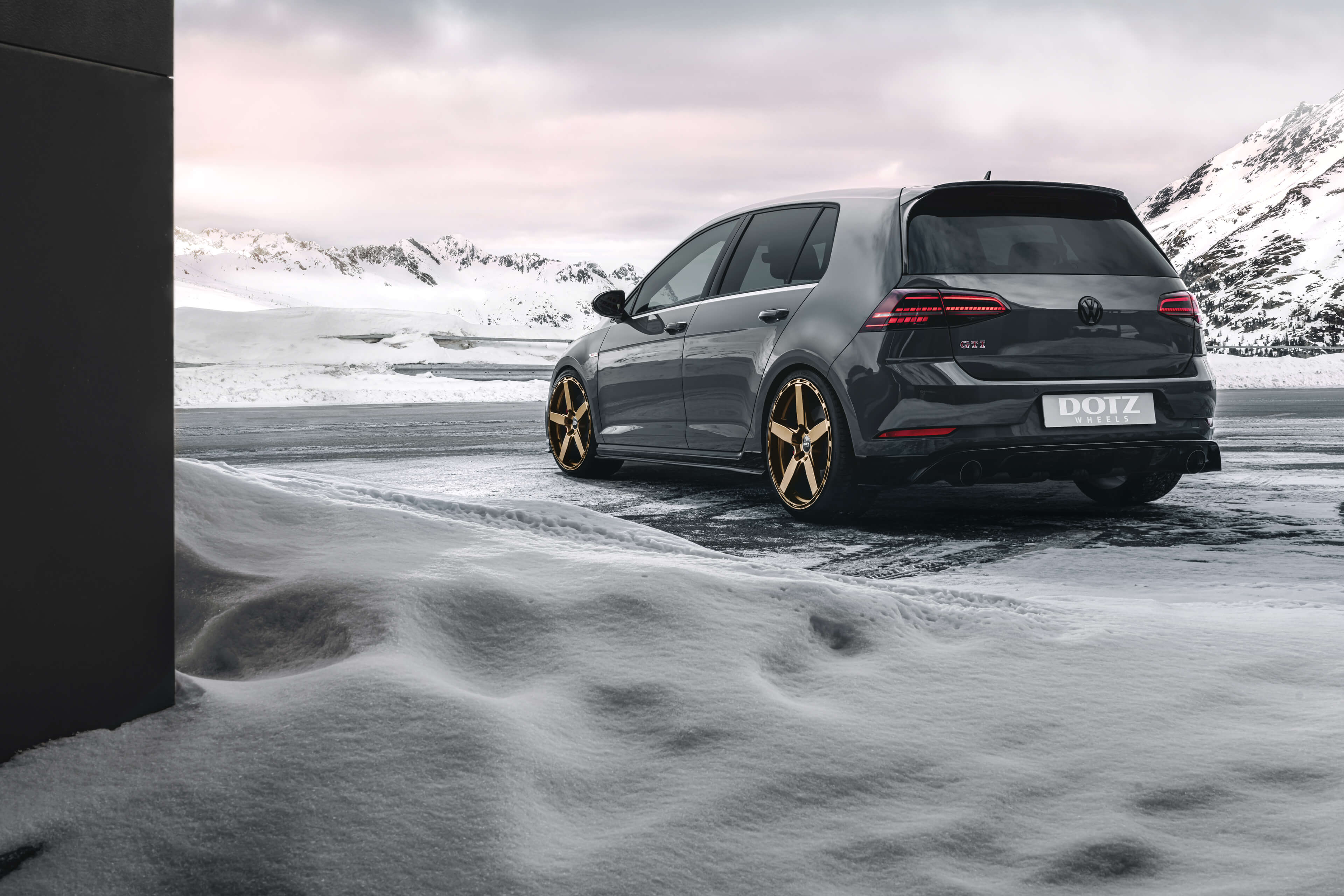 DOTZ MarinaBay bronze VW Golf GTI rear