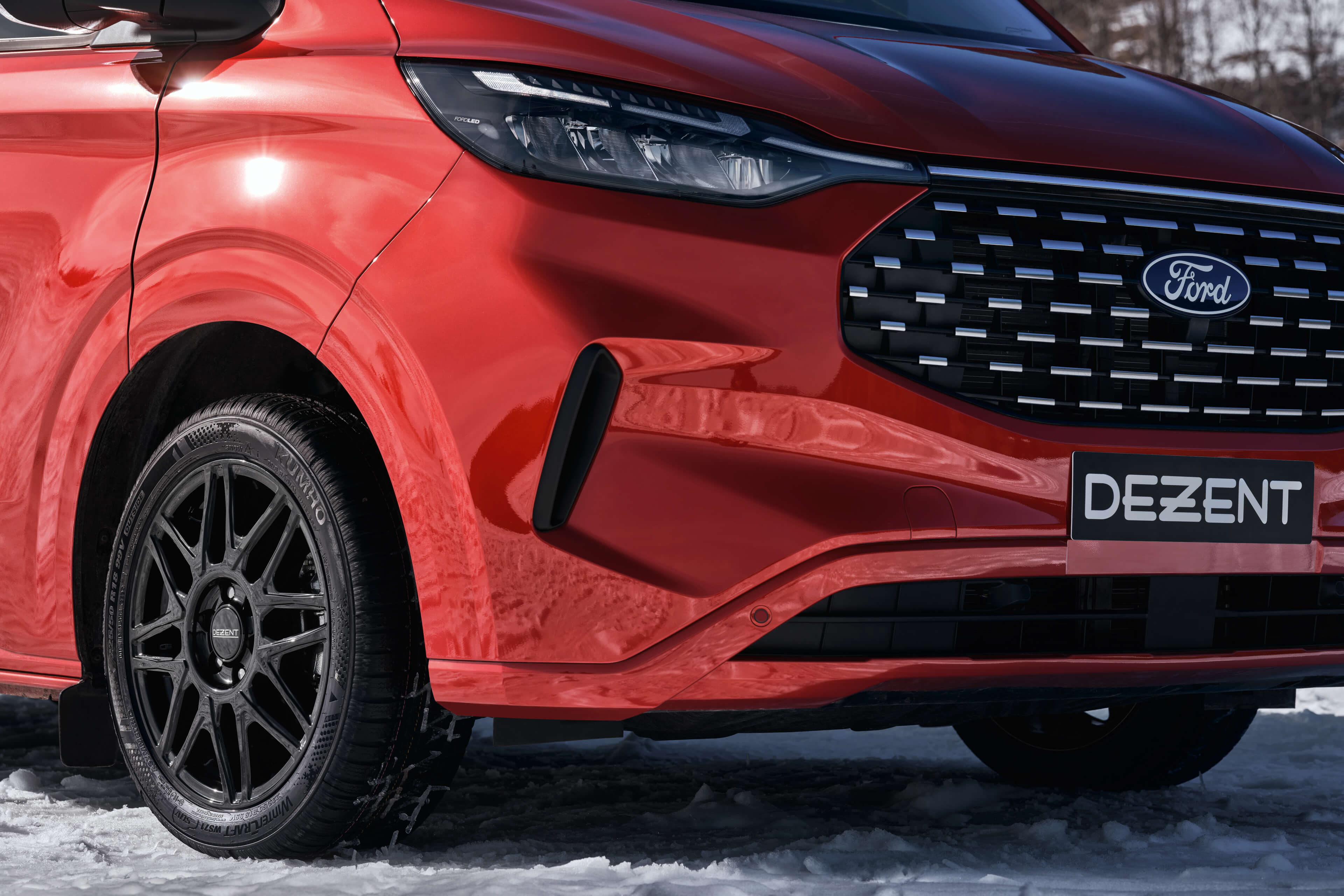 DEZENT KH black Ford Nugget detail