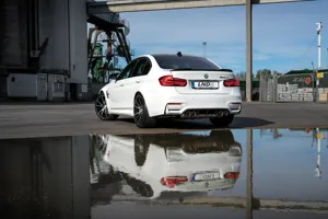 BMW M3 Med LND R10 01