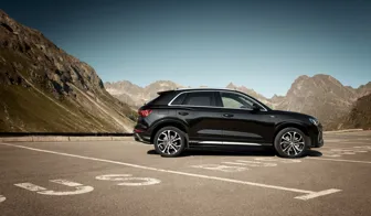 DEZENT TA Dark Audi Q3 Imagepic05