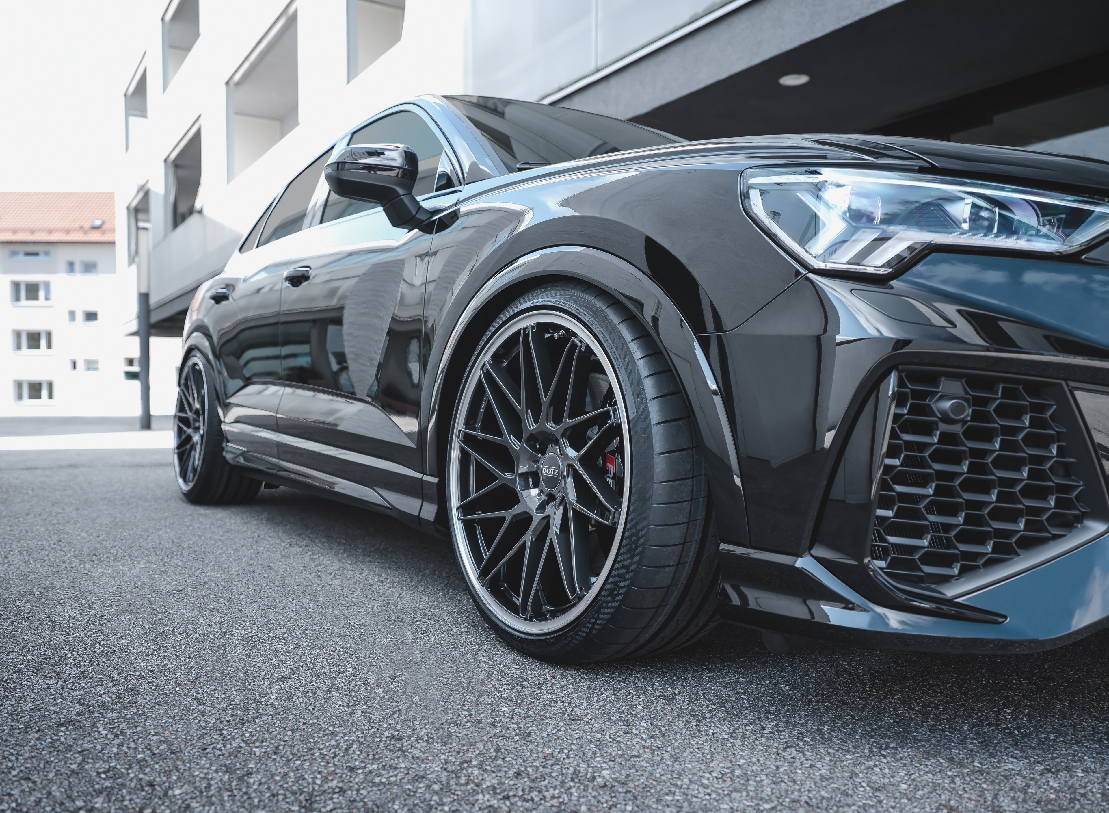 DOTZ Tanaka Dark Audi RSQ3 Imagepic04