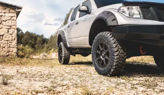 DOTZ 4x4 Kalahari black Nissan Navara frontal