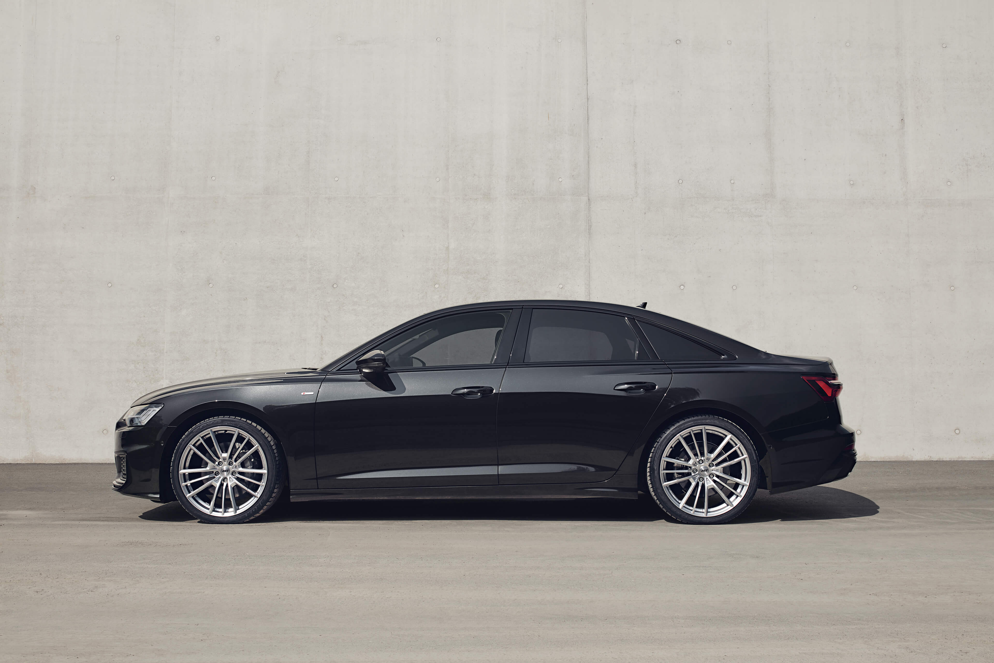 AEZ Kaiman high gloss Audi A6 side