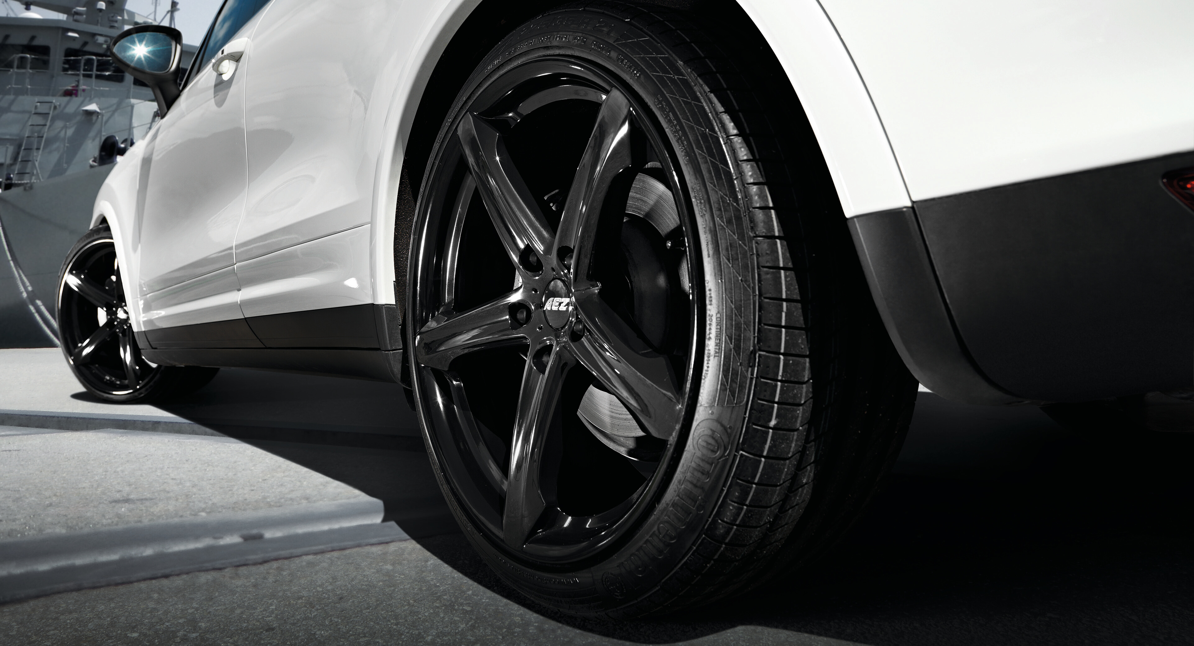 AEZ Yacht dark alloy wheel five-spoke Porsche Cayenne rear wheel
