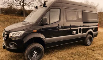 DOTZ 4x4 Modular dark Mercedes Sprinter GCS