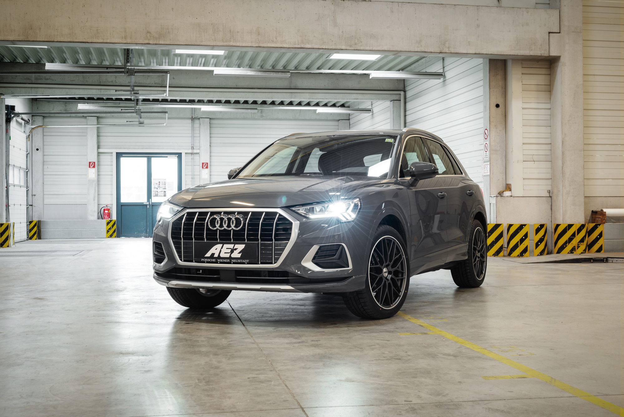 AEZ Crest dark felni Audi Q3 tipikus LED-fényszórók