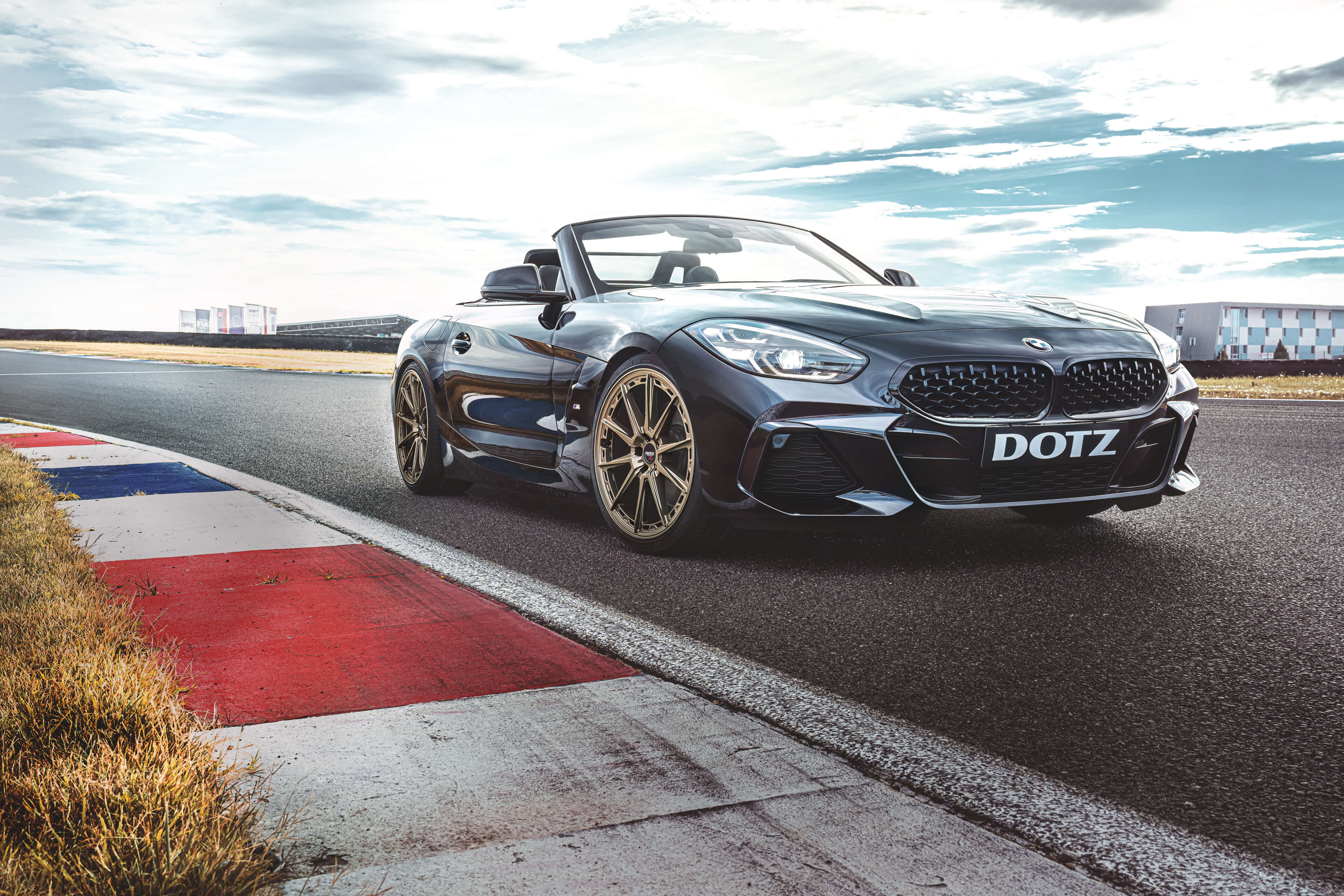DOTZ Sonoma bronze BMW Z4 front