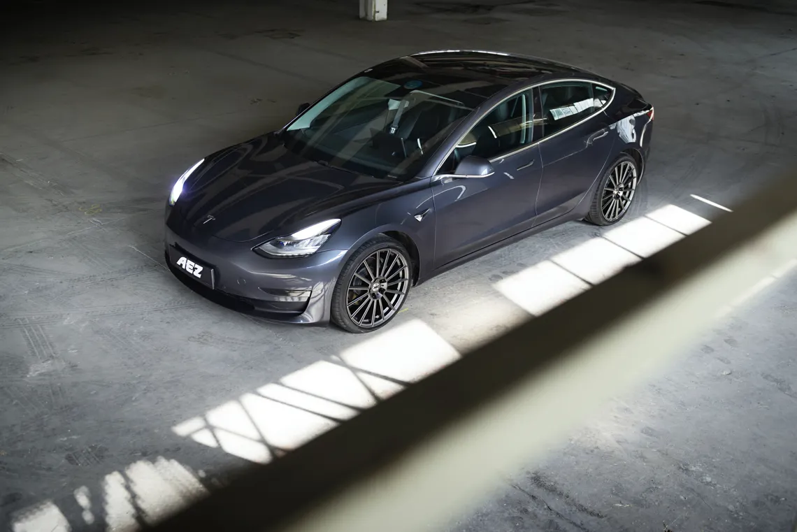 AEZ Steam Graphite Tesla Model 3 Contentpic 06
