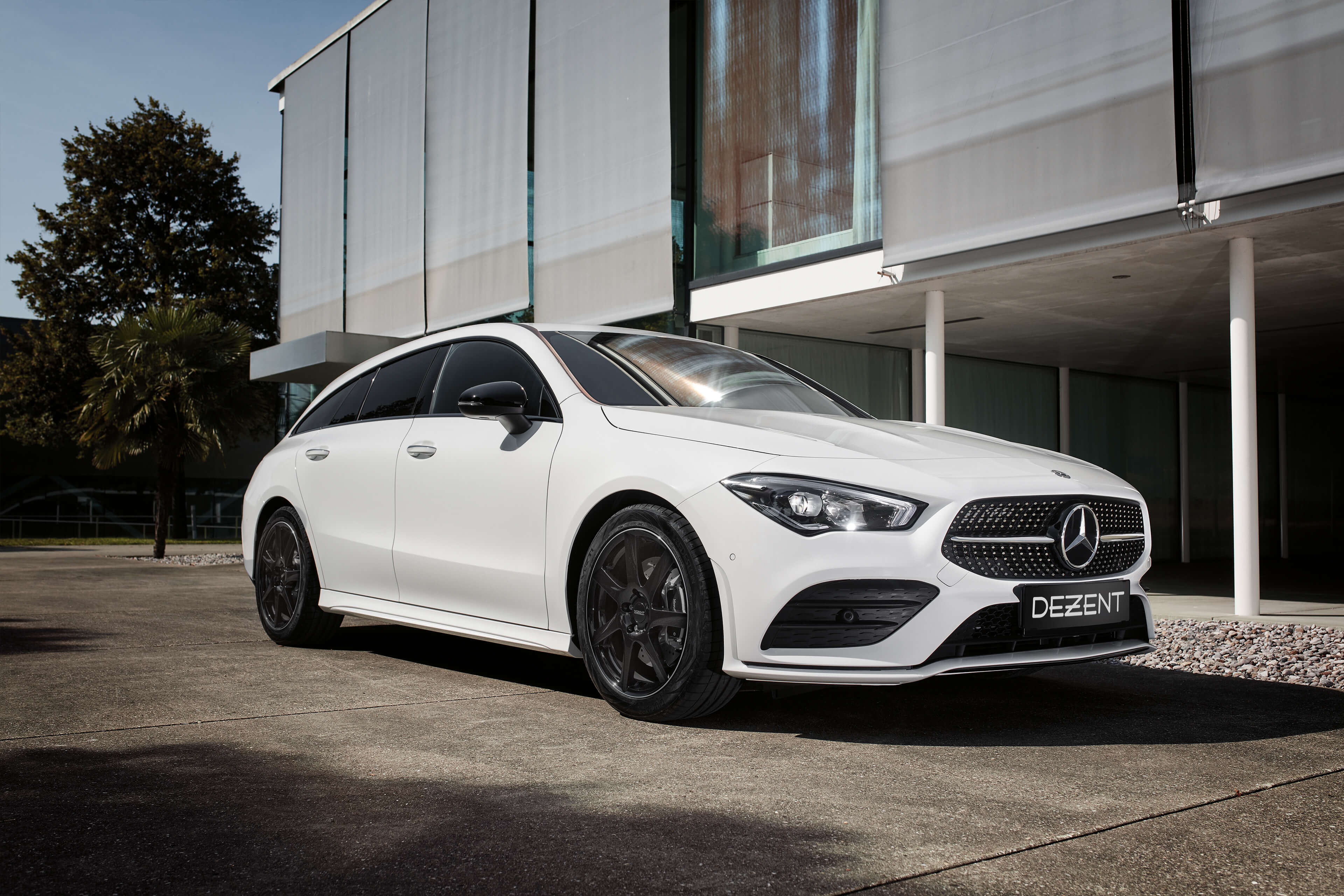 DEZENT TW dark Mercedes CLA frontal