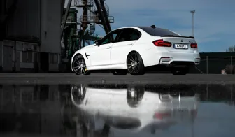 BMW M3 Med LND R10 05
