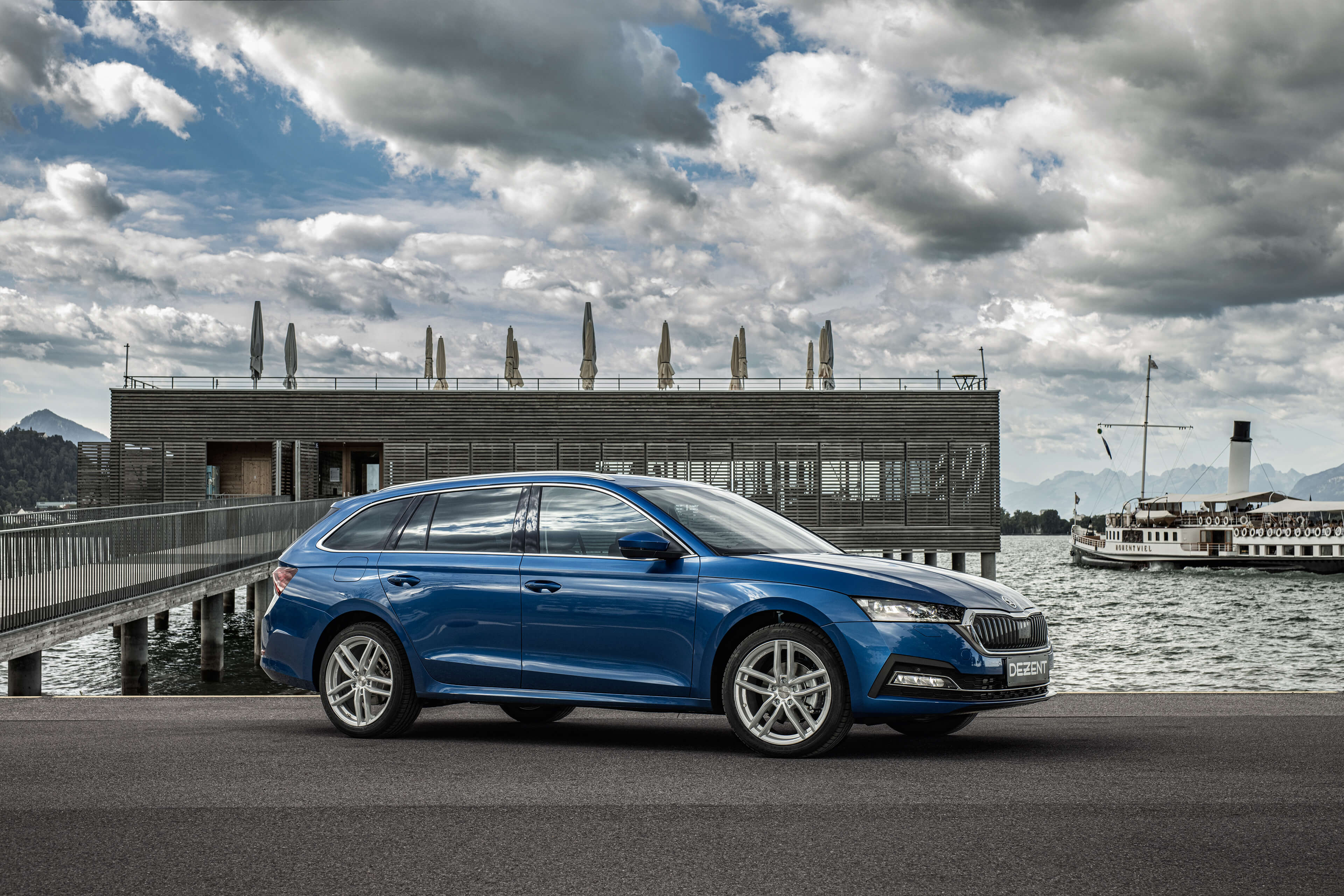 DEZENT TR silver Skoda Octavia Seite