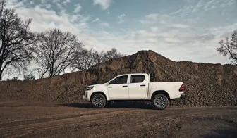 DEZENT KC dark Toyota Hilux side
