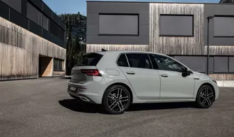 DEZENT TR dark Golf8 Heck