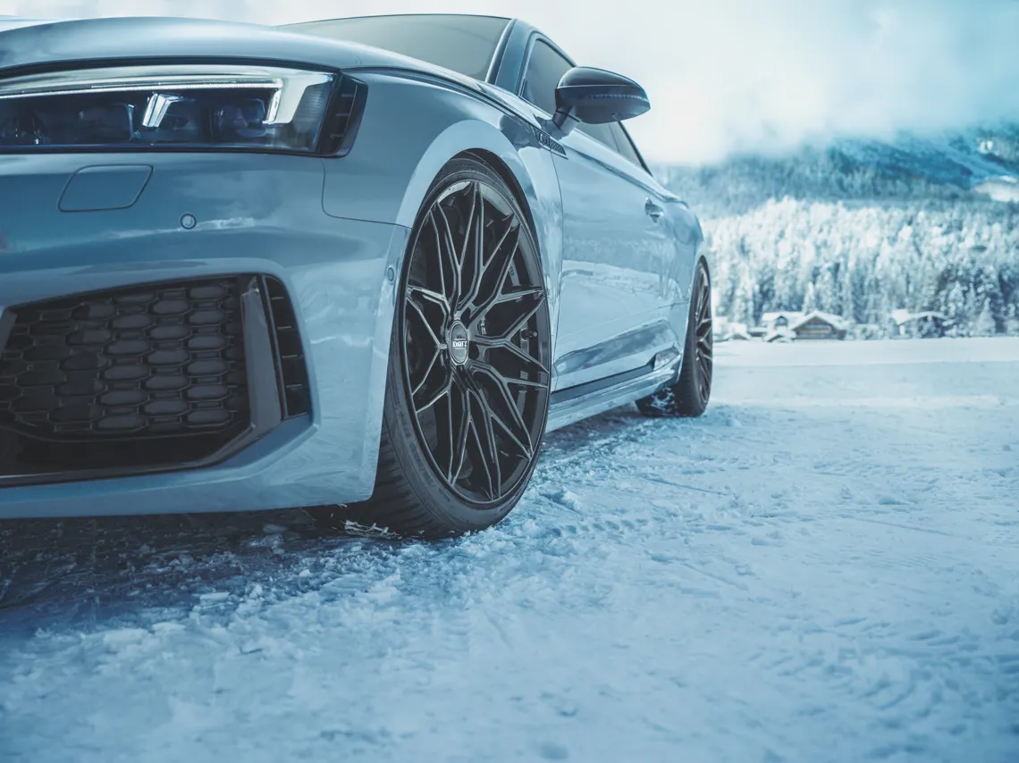 DOTZ Suzuka Black Audi RS5 frontal
