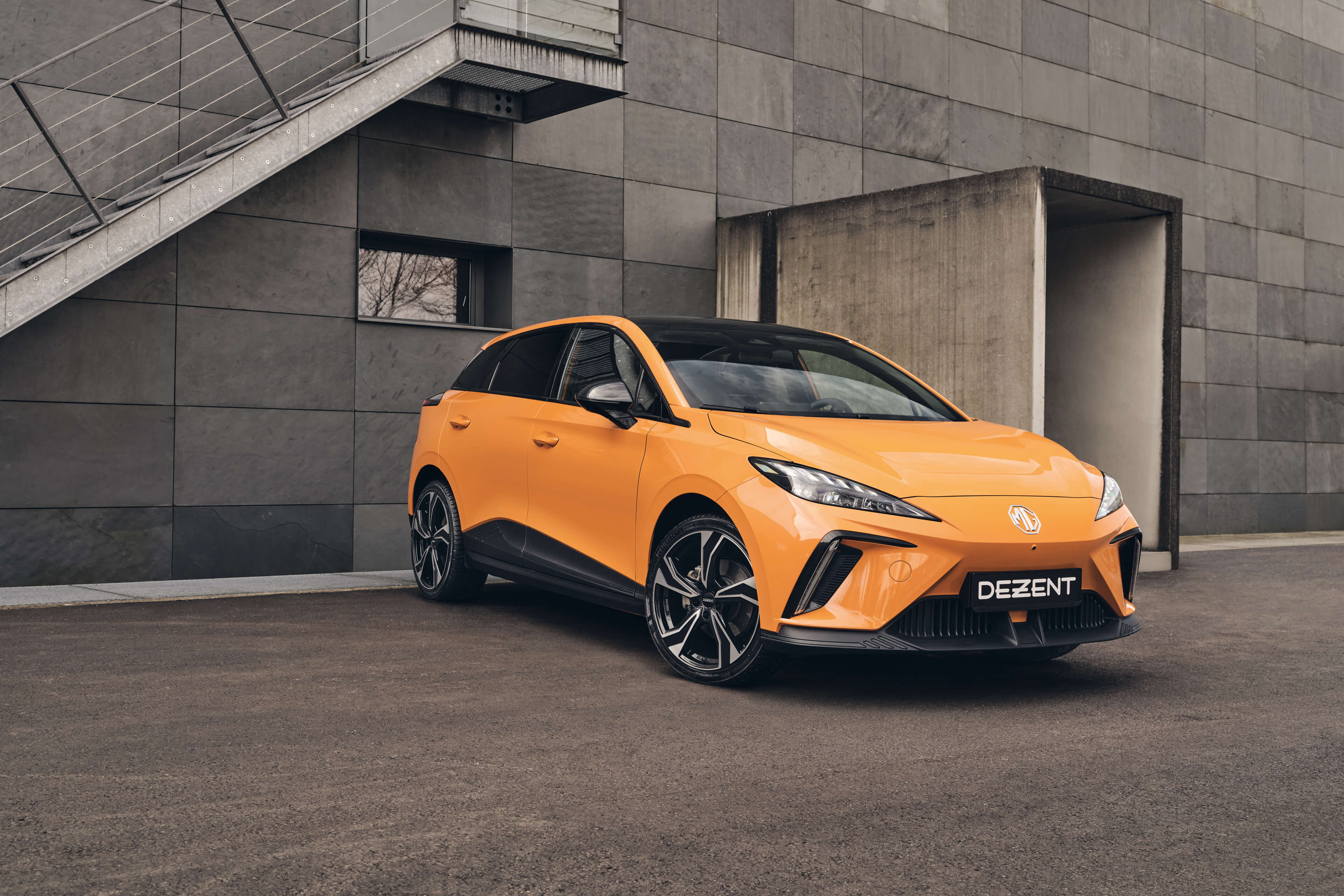 DEZENT KB dark MG 4 Front