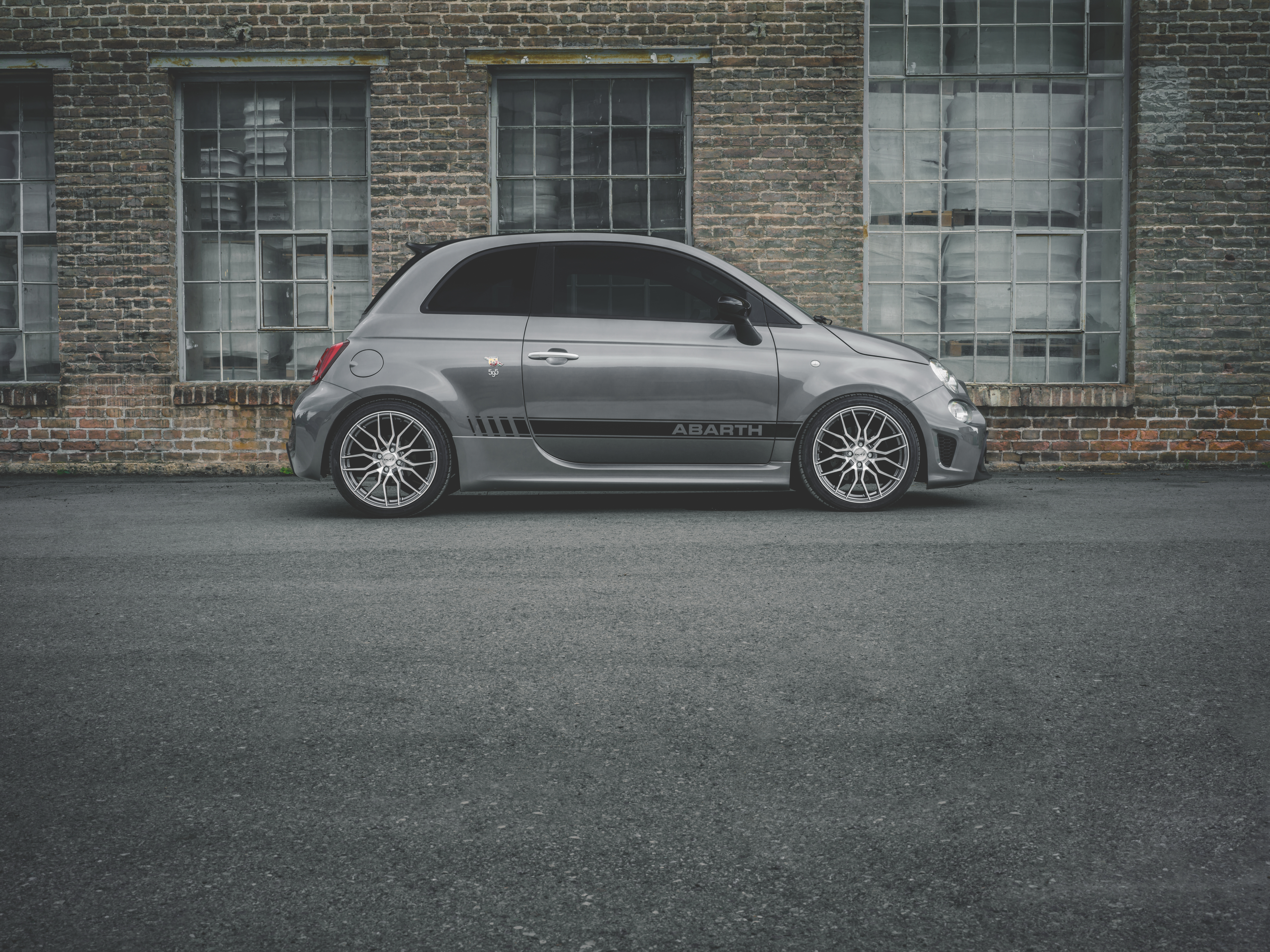 DOTZ Limerock Dark Fiat500 Abarth Imagepic02