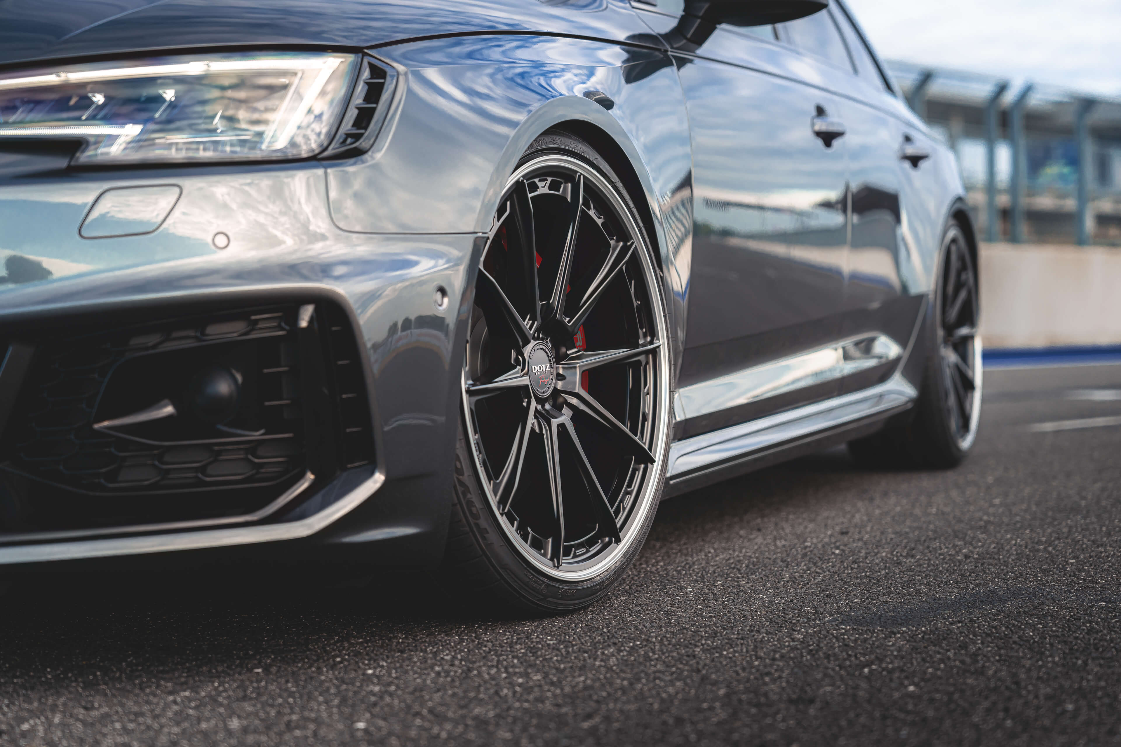 DOTZ Sonoma dark AUDI RS4 side