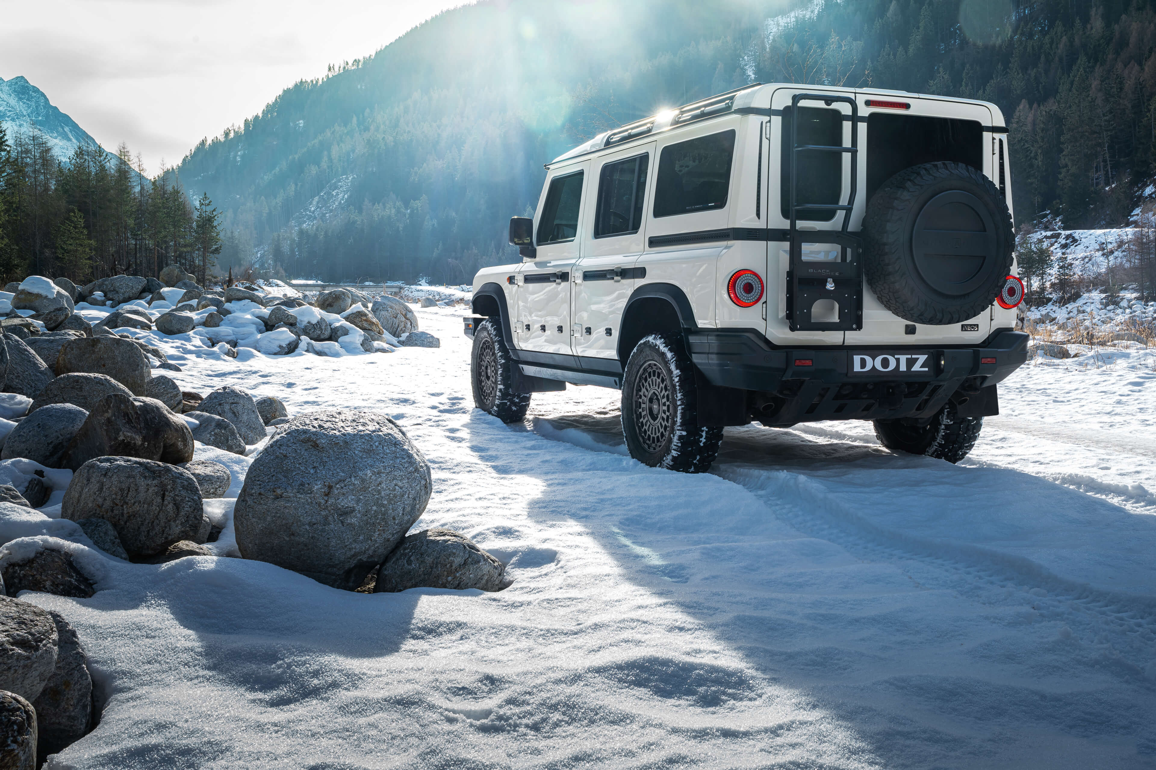 DOTZ 4x4 Talara black Ineos Grenadier rear