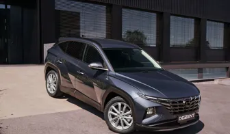 DEZENT KS silver Hyundai Tucson Front