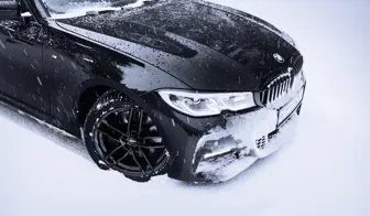DEZENT TR black BMW3 frontal