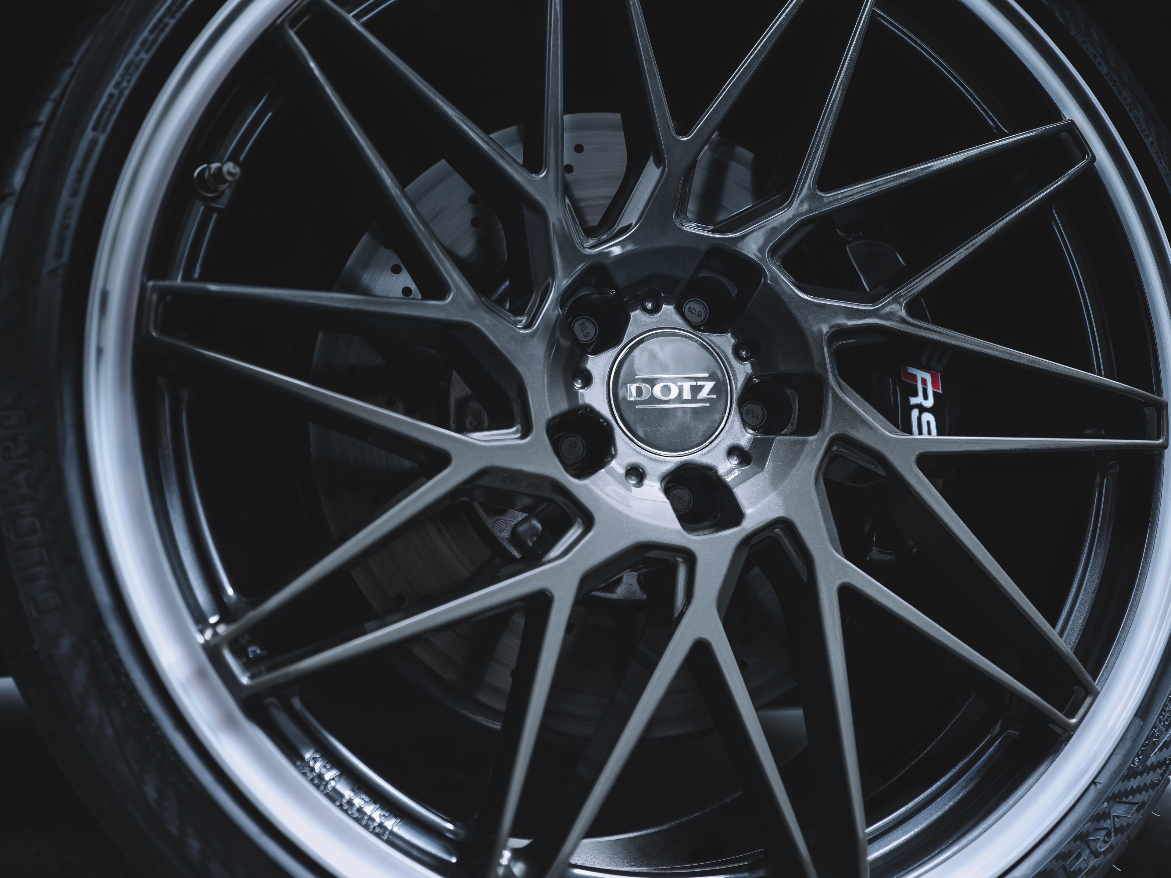 DOTZ Tanaka Dark Audi RSQ3 Imagepic08