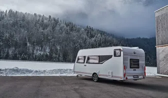 DEZENT TV-Trailer dark Caravan Heck