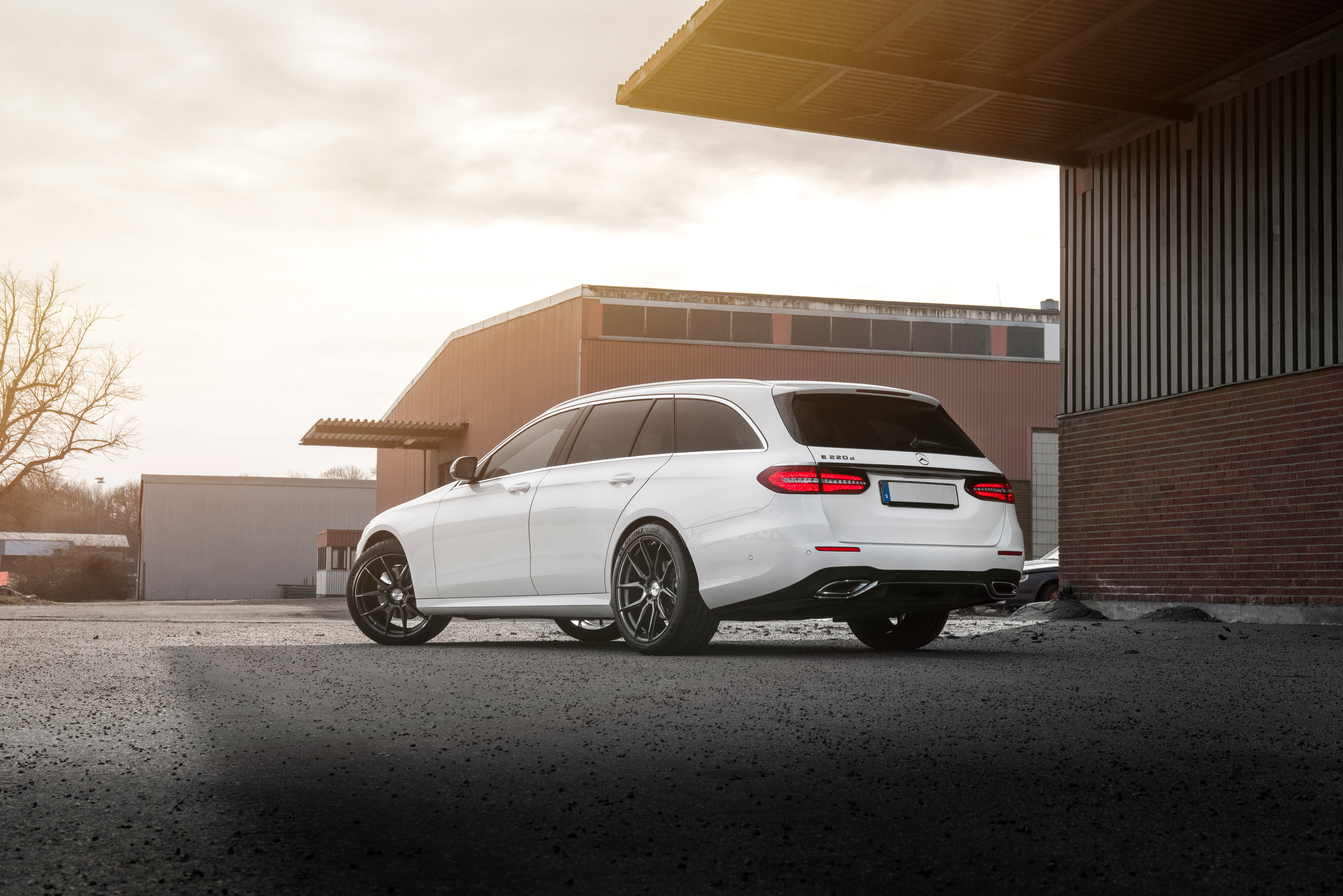 Mercedes E Klass 220D 2019 Med DOTZ Misano Grey 20 02