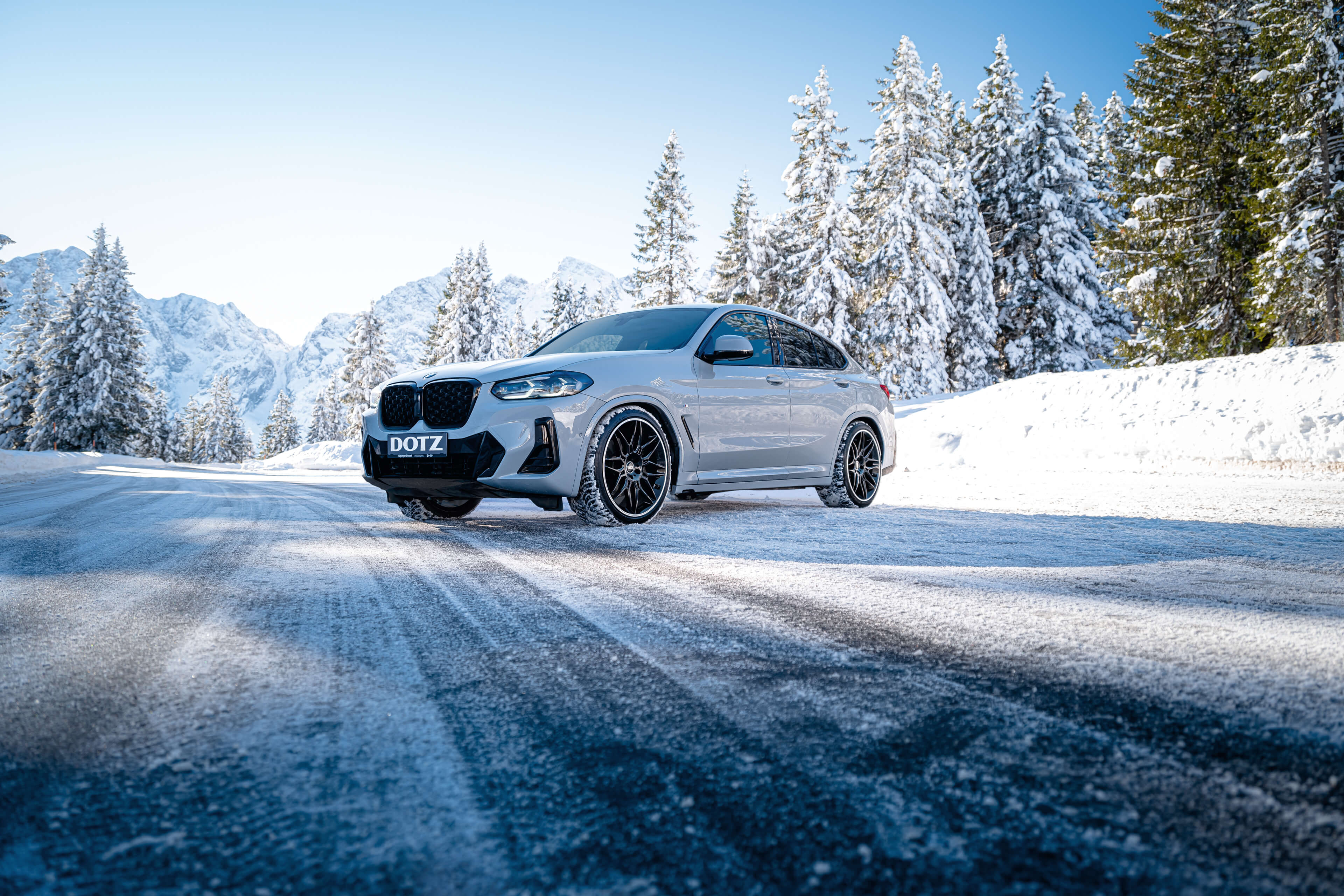 DOTZ LongBeach dark BMW X4 frontal