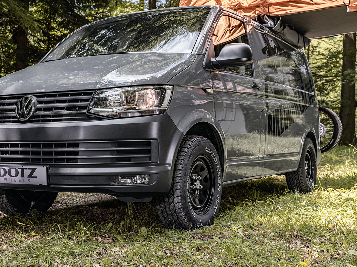 DOTZ 4X4 Dakar Dark Camper VWT6 Imagepic02