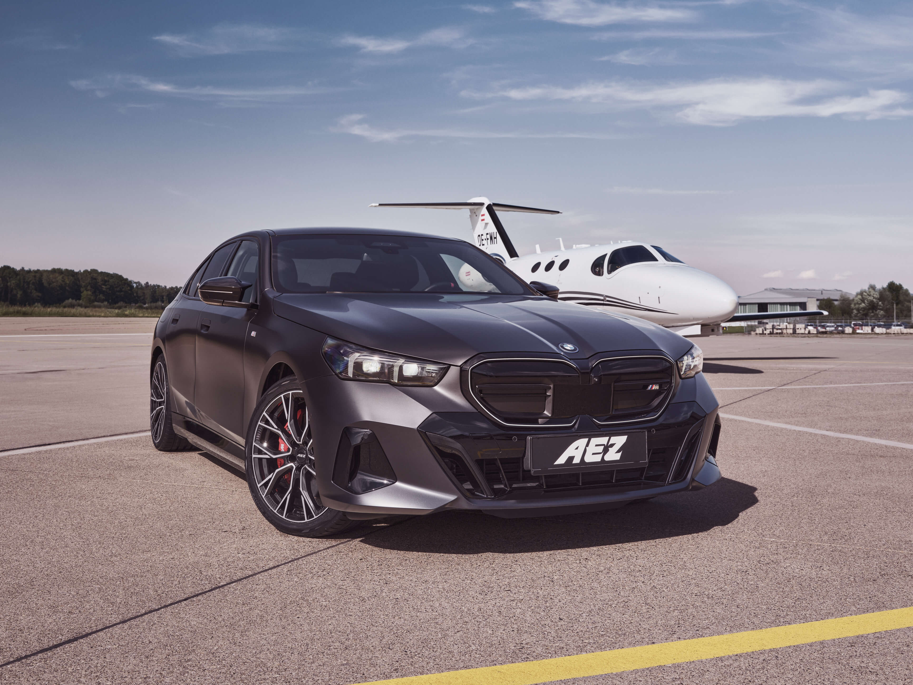 AEZ Panama Alufelge auf Range Rover in Gebirgslandschaft vor Tunnel im Reichraminger Hintergebirge