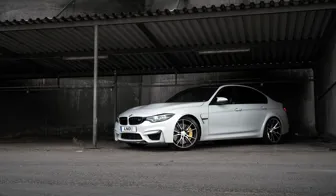 BMW M3 Med LND R10 06