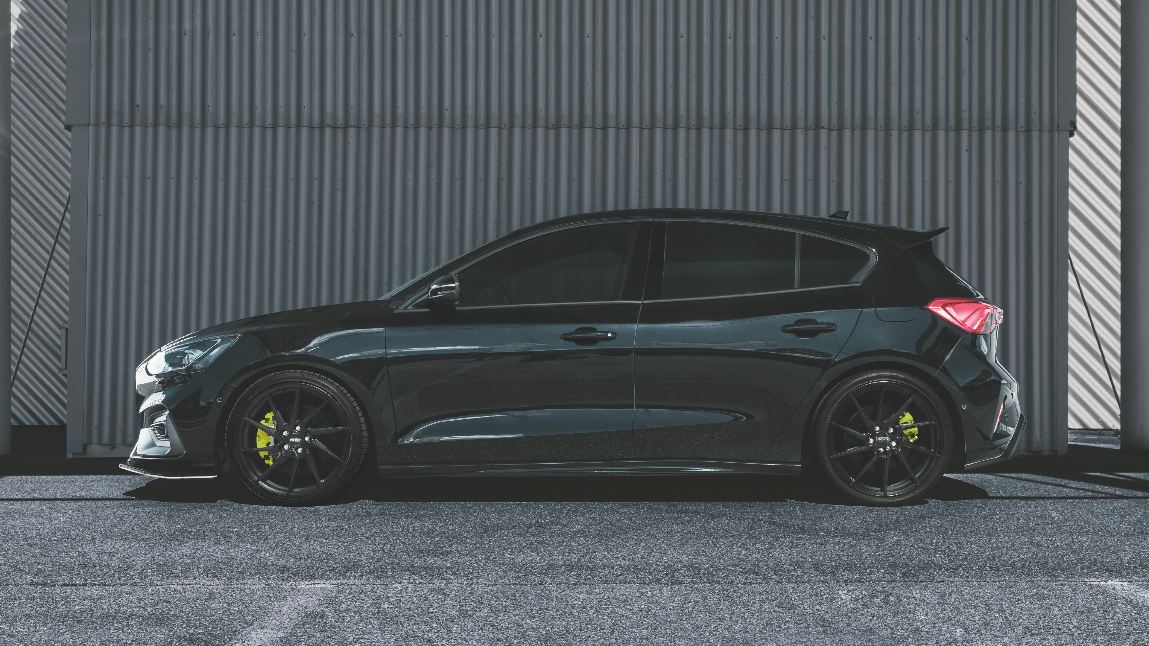 Ford Focus ST med DOTZ Spa black fälgar från OCL Brorssons