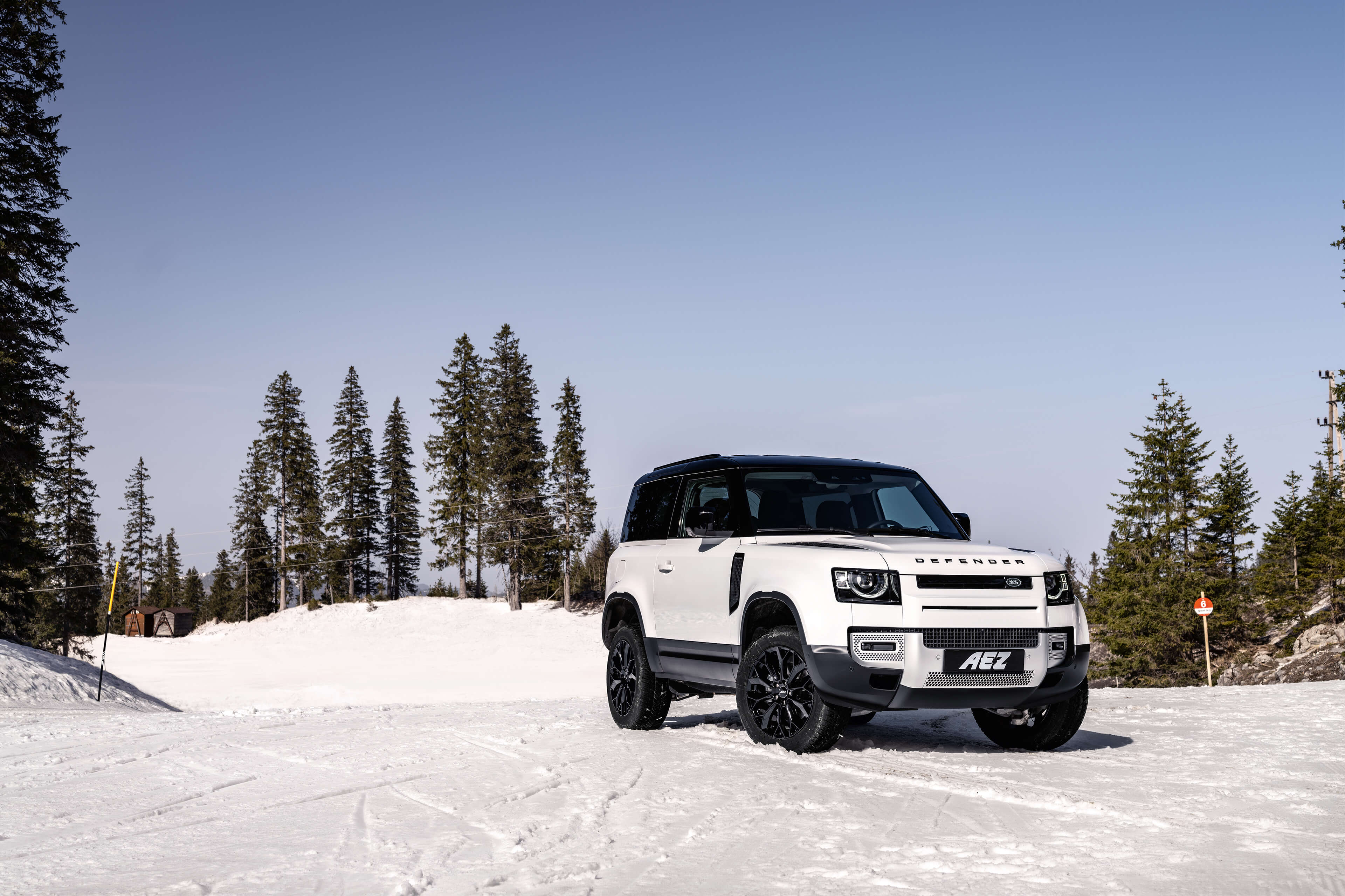 AEZ Leipzig black LandRover Defender front