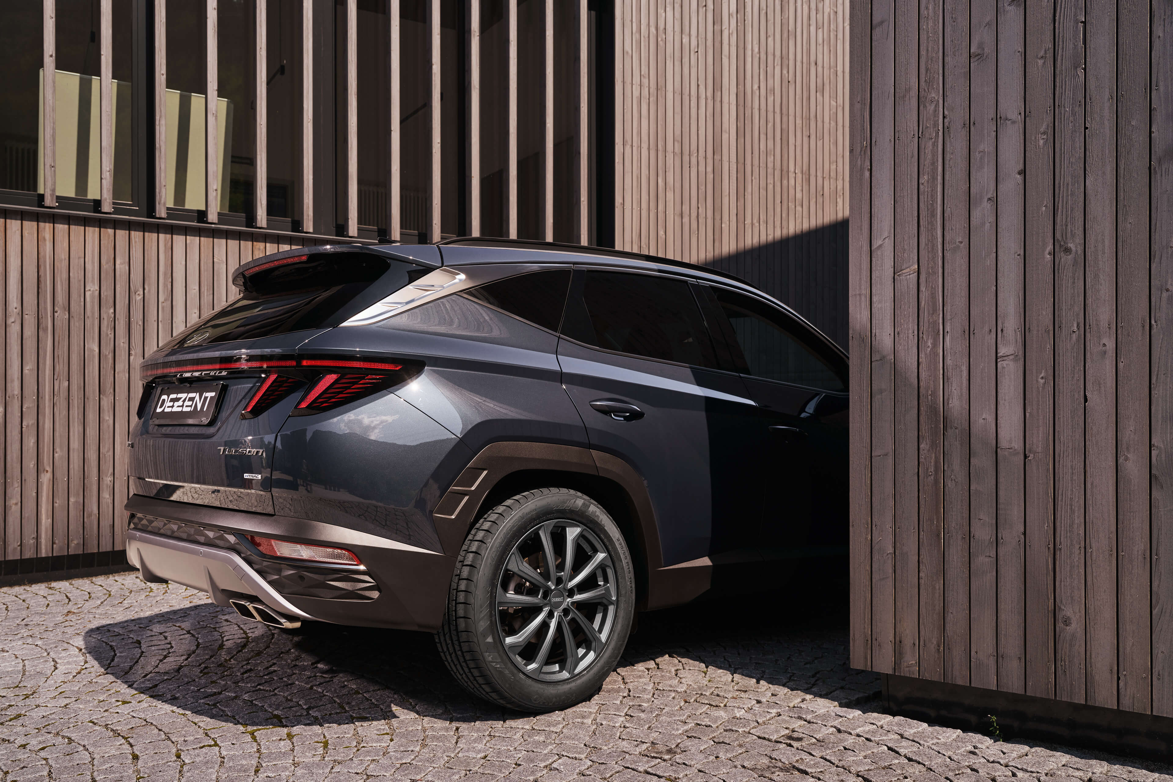 DEZENT KS graphite Hyundai Tucson rear