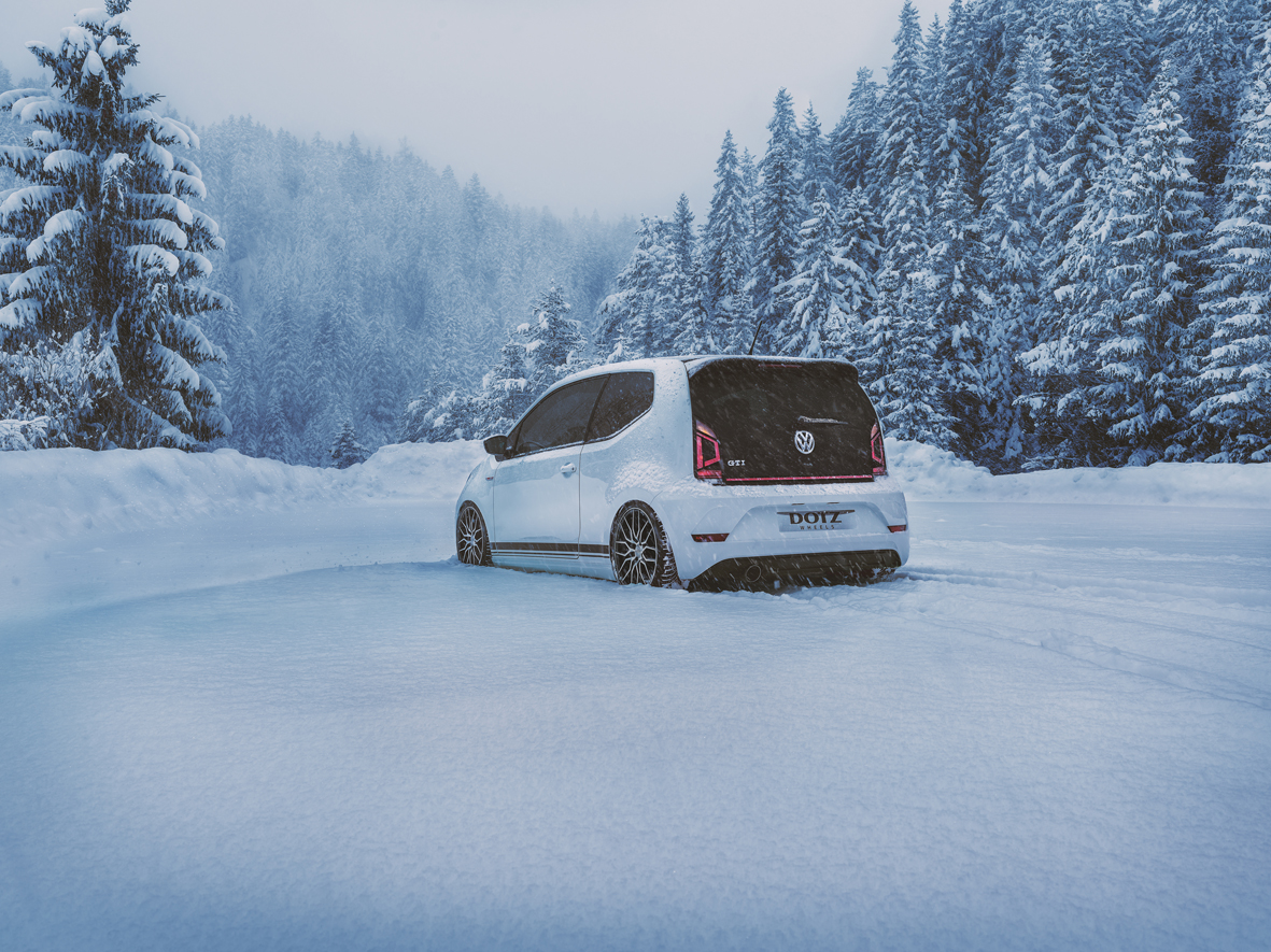 DOTZ LimeRock dark VW Up rear