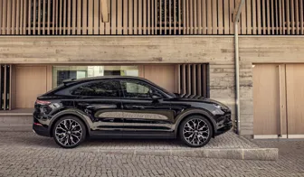 AEZ Leipzig dark Porsche Cayenne side