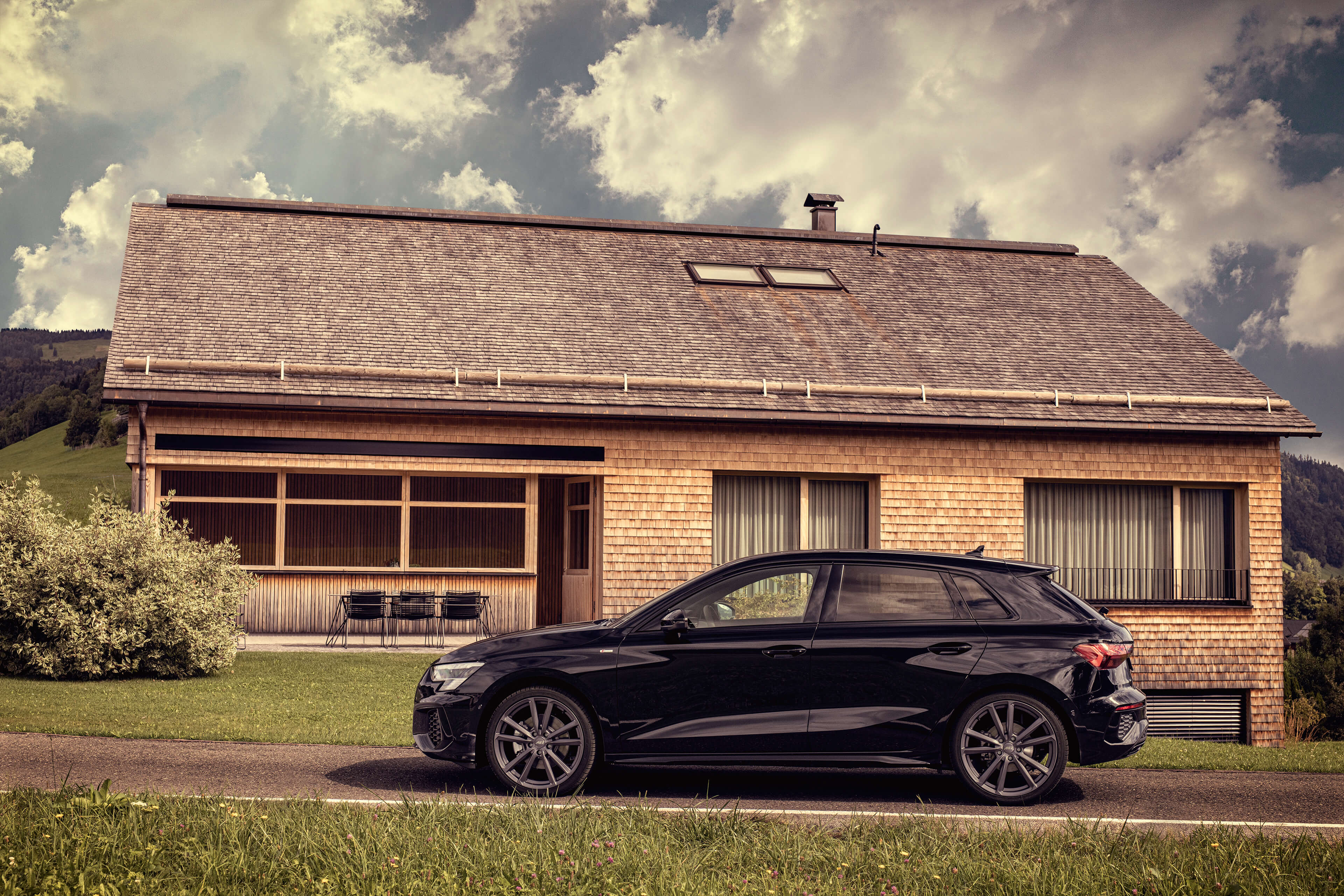 AEZ Tioga graphite  Audi A3s side