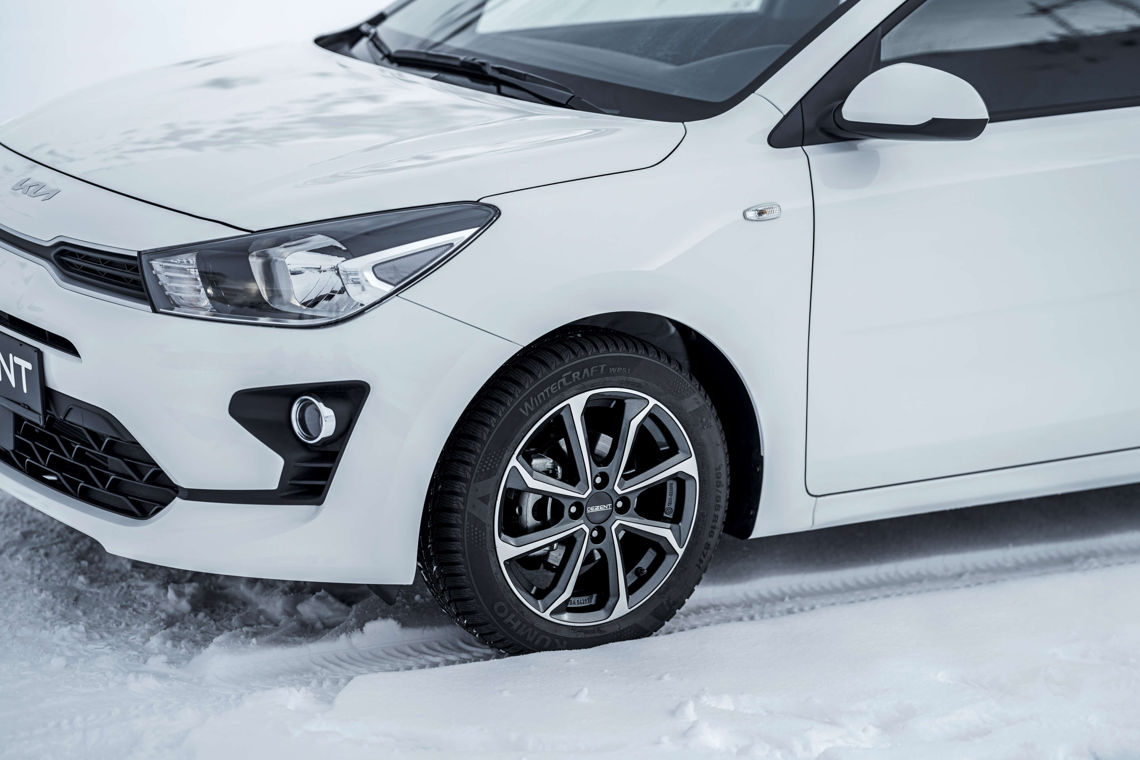 DEZENT KT dark KIA Rio Seite