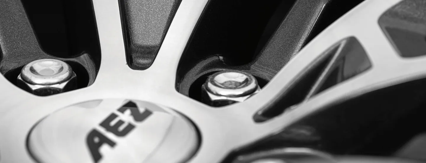 AEZ Kaiman dark detail centre cap