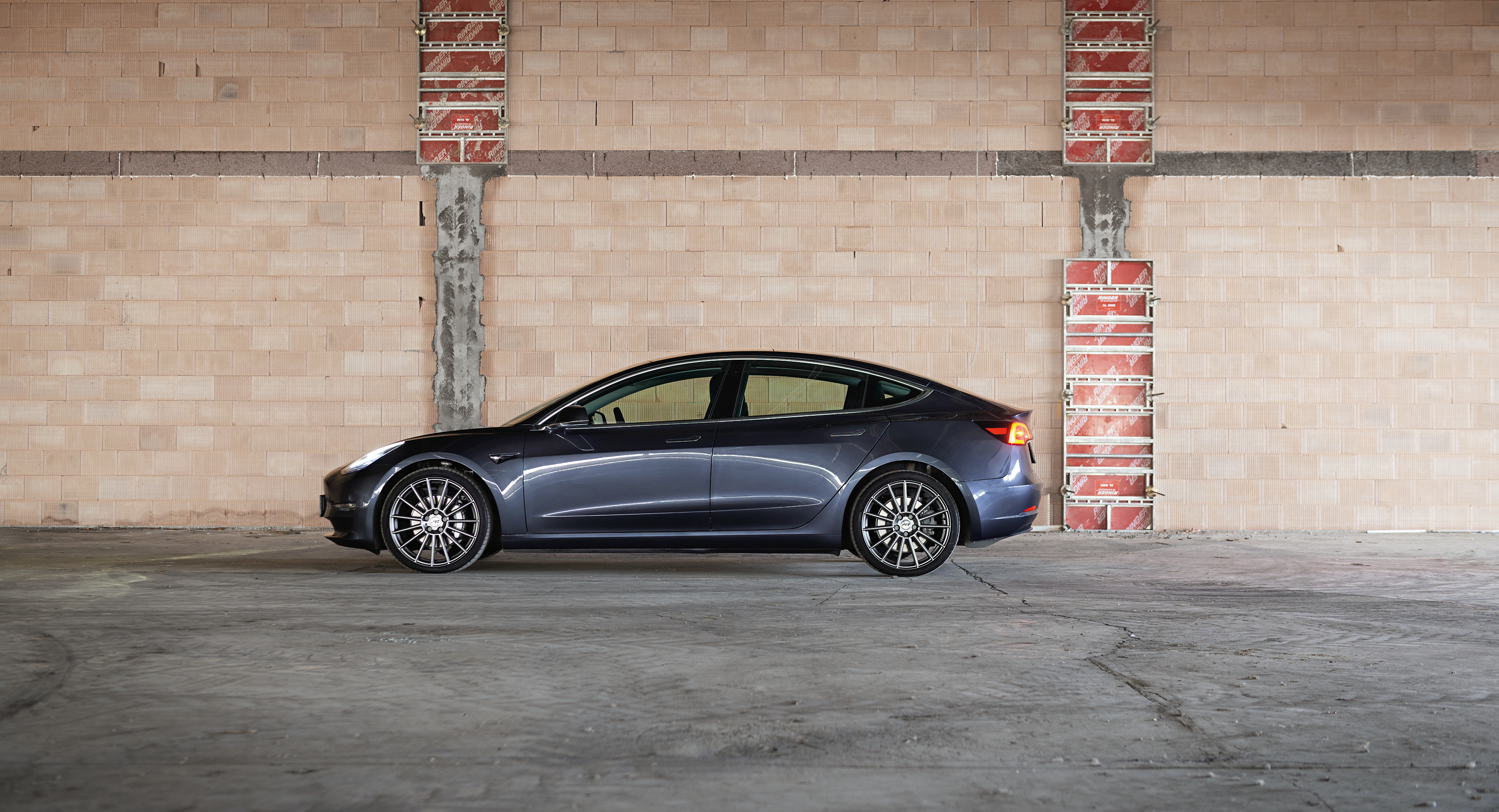 AEZ Steam Tesla Model 3