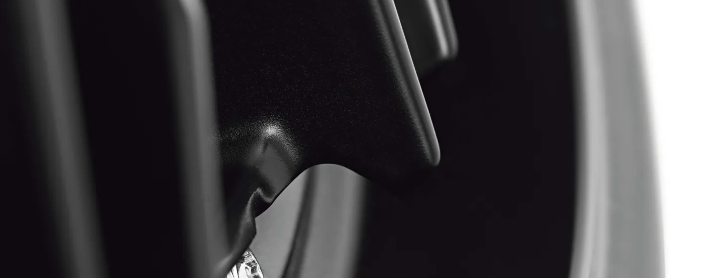 DOTZ Revvo black detail