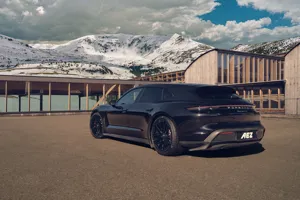 AEZ Alaska black Porsche Taycan 4S rear winter