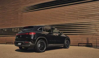 AEZ Berlin black Mercedes EQA Heck