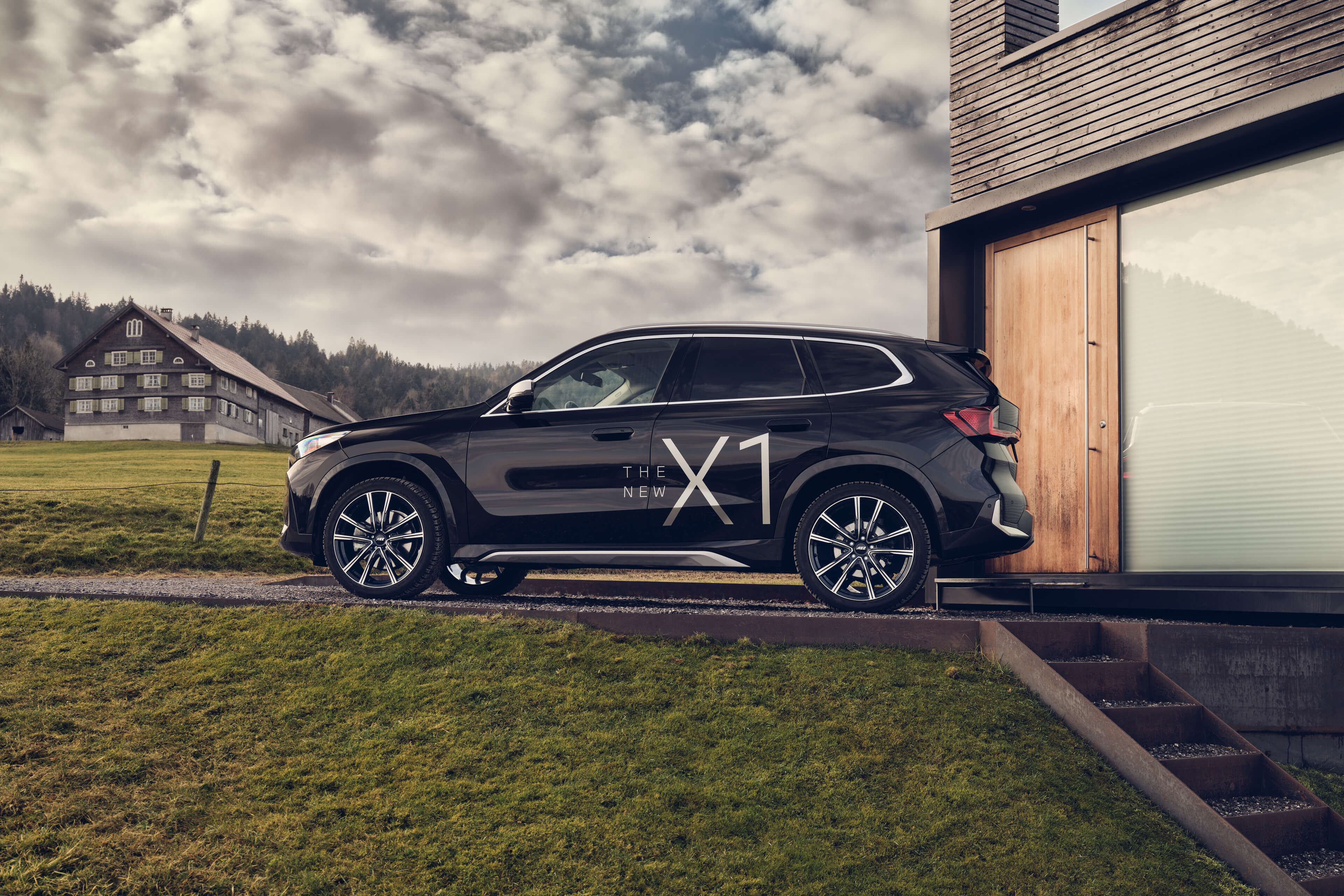 AEZ Montreal dark BMW X1 side