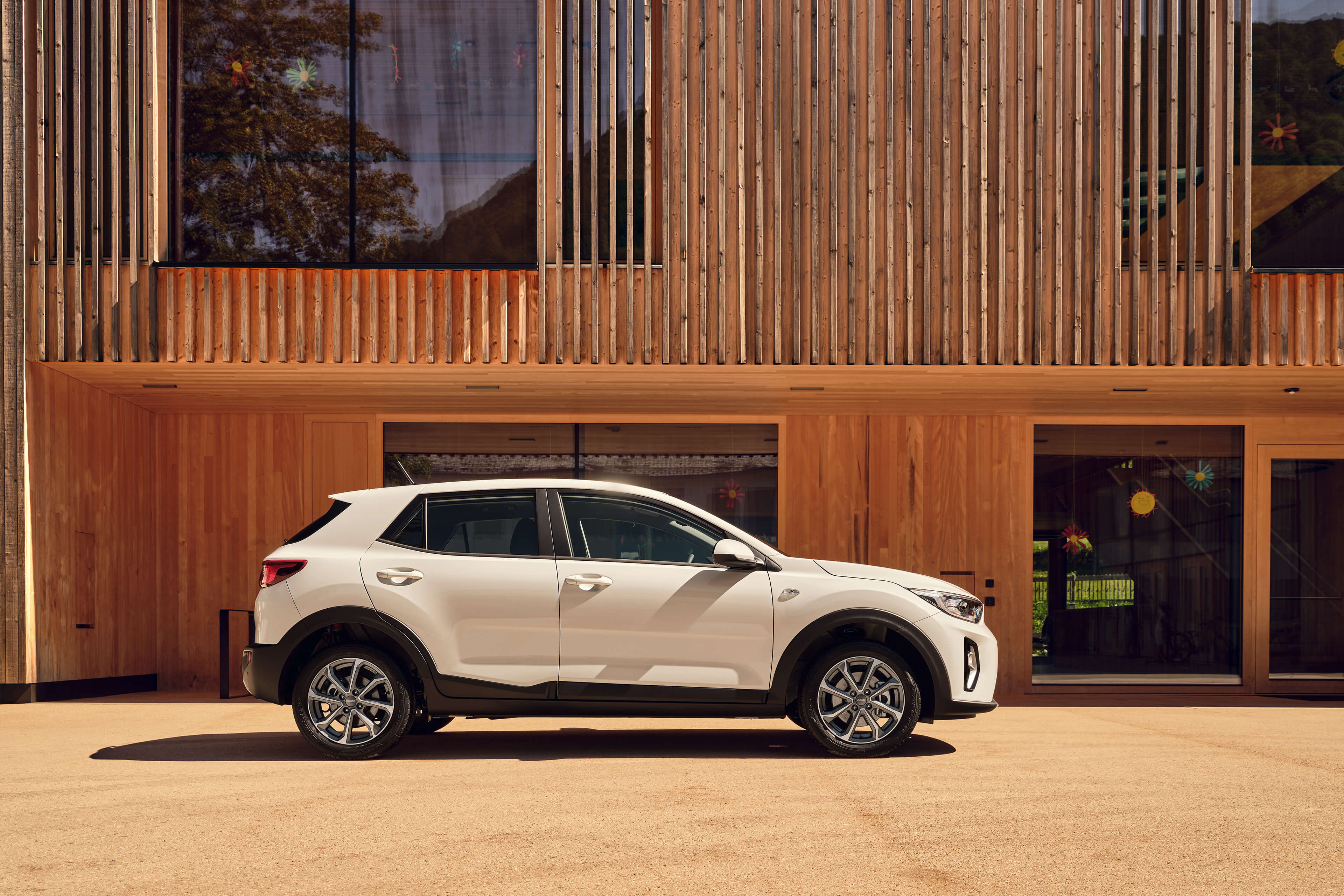 DEZENT KT dark Kia Stonic Seite