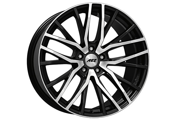 Jaguar I Pace On AEZ Panama Dark Pop Up (3)